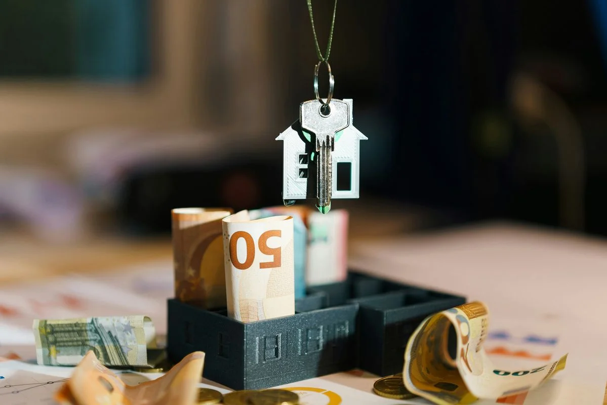 LMNP Furnished Rental Tax 2026: Micro-BIC vs Régime Réel Explained